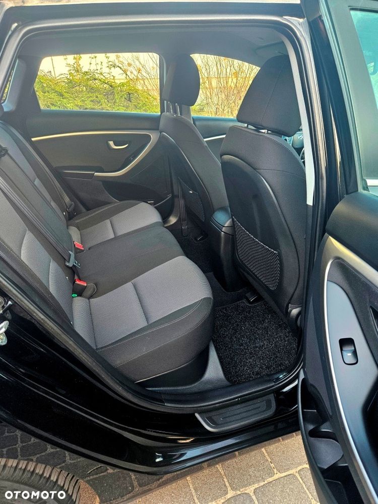 Hyundai i30 1.4 Select - 12