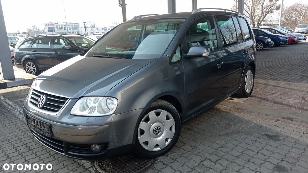 Volkswagen Touran 1.6 FSI Trendline - 23