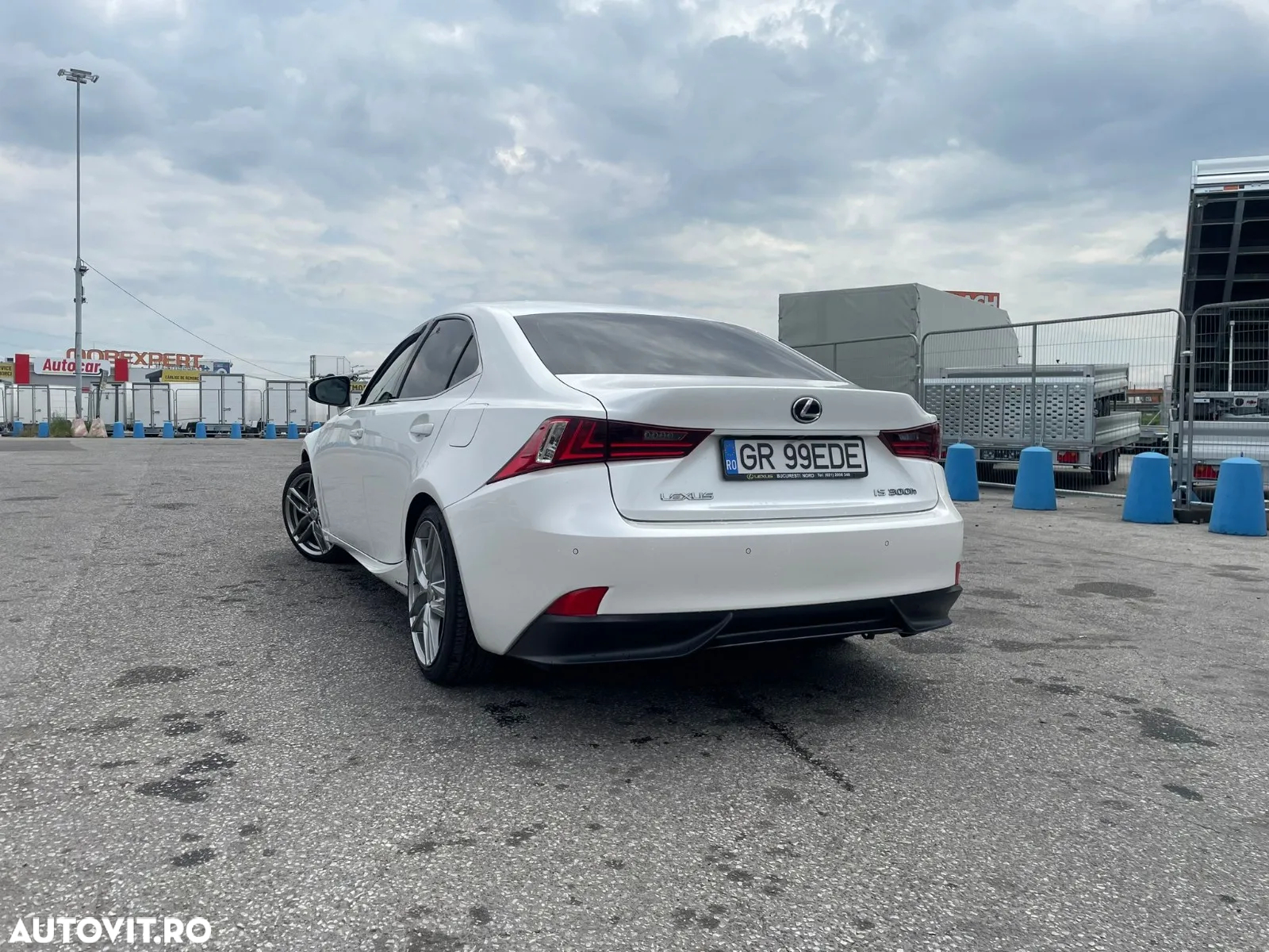 Lexus Seria IS 300h Executive - 6