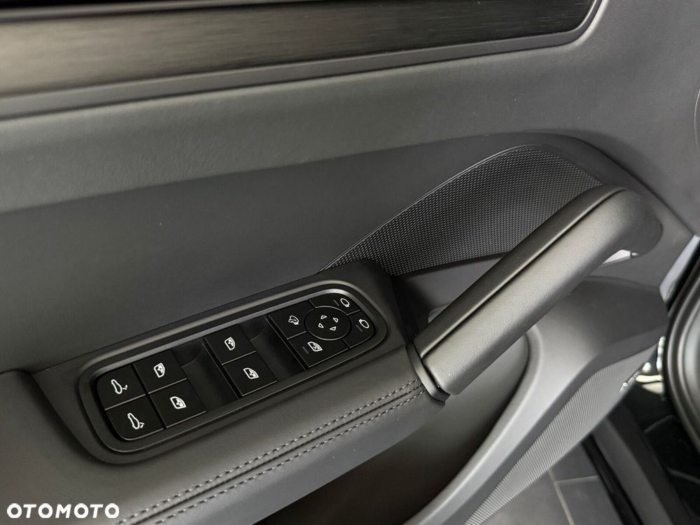 Porsche Cayenne - 18