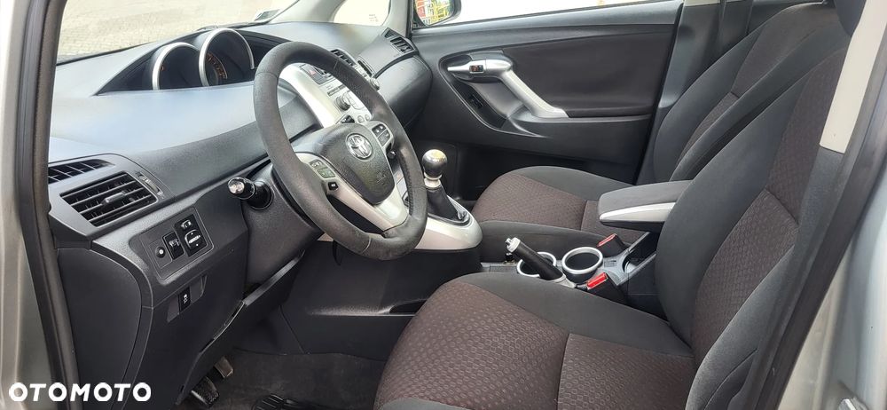 Toyota Verso 1.8 2010 7os - 8