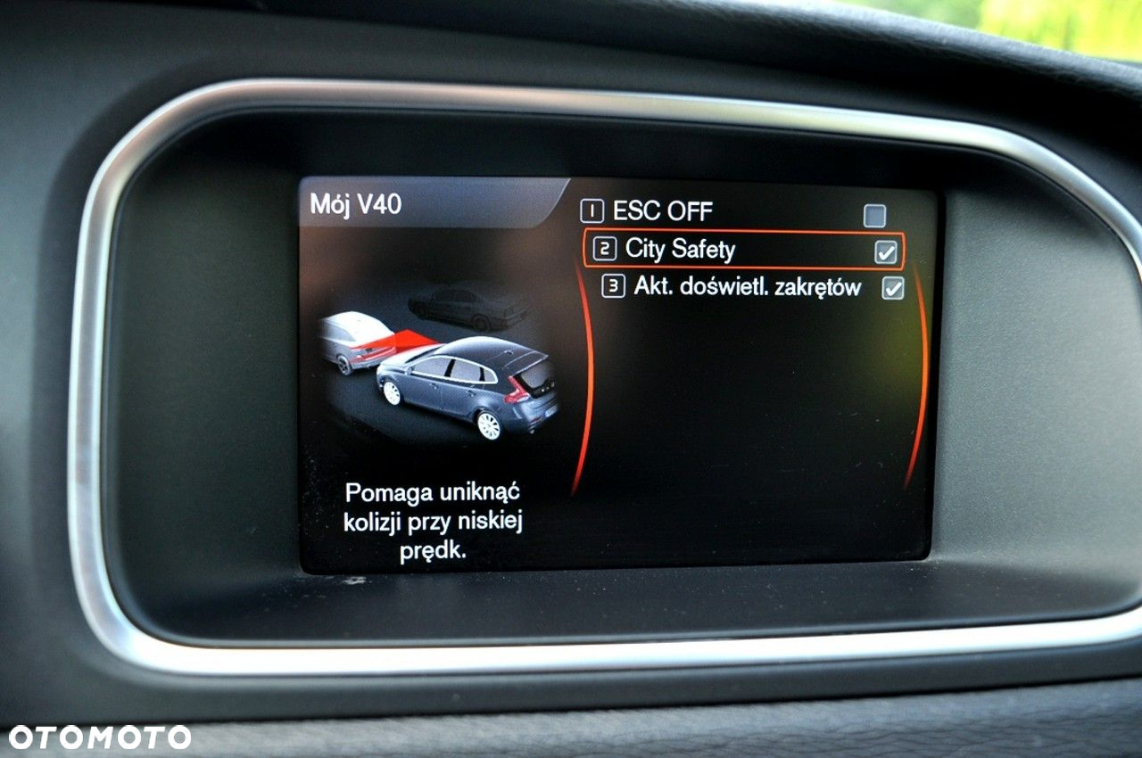 Volvo V40 D2 Momentum - 23