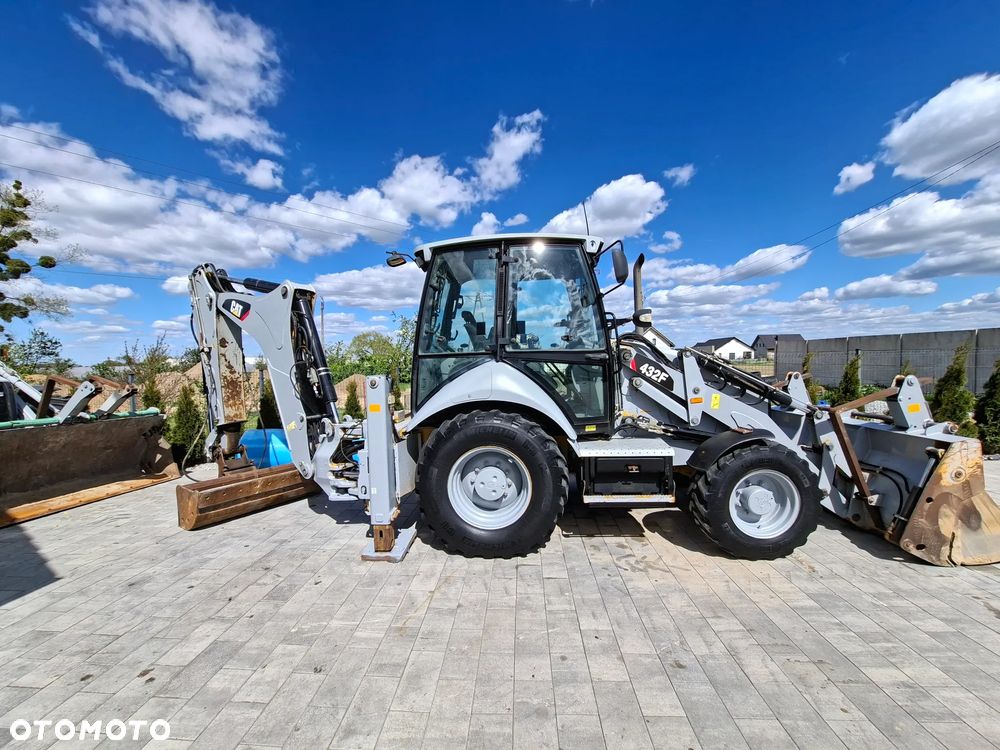 Caterpillar 432F - 21