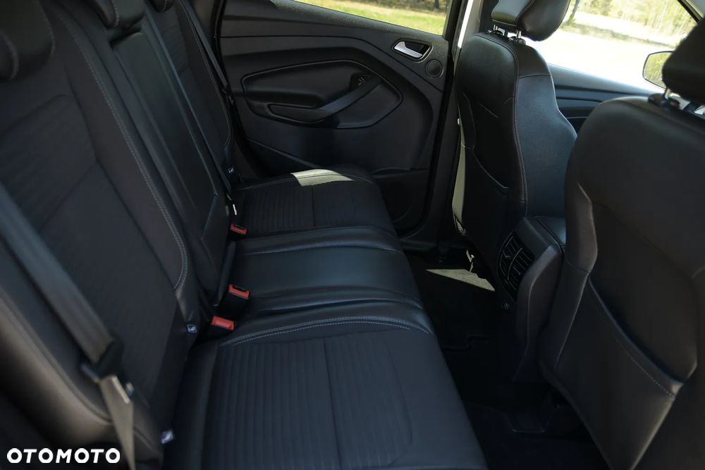 Ford Kuga 2.0 TDCi 4x2 Titanium - 24