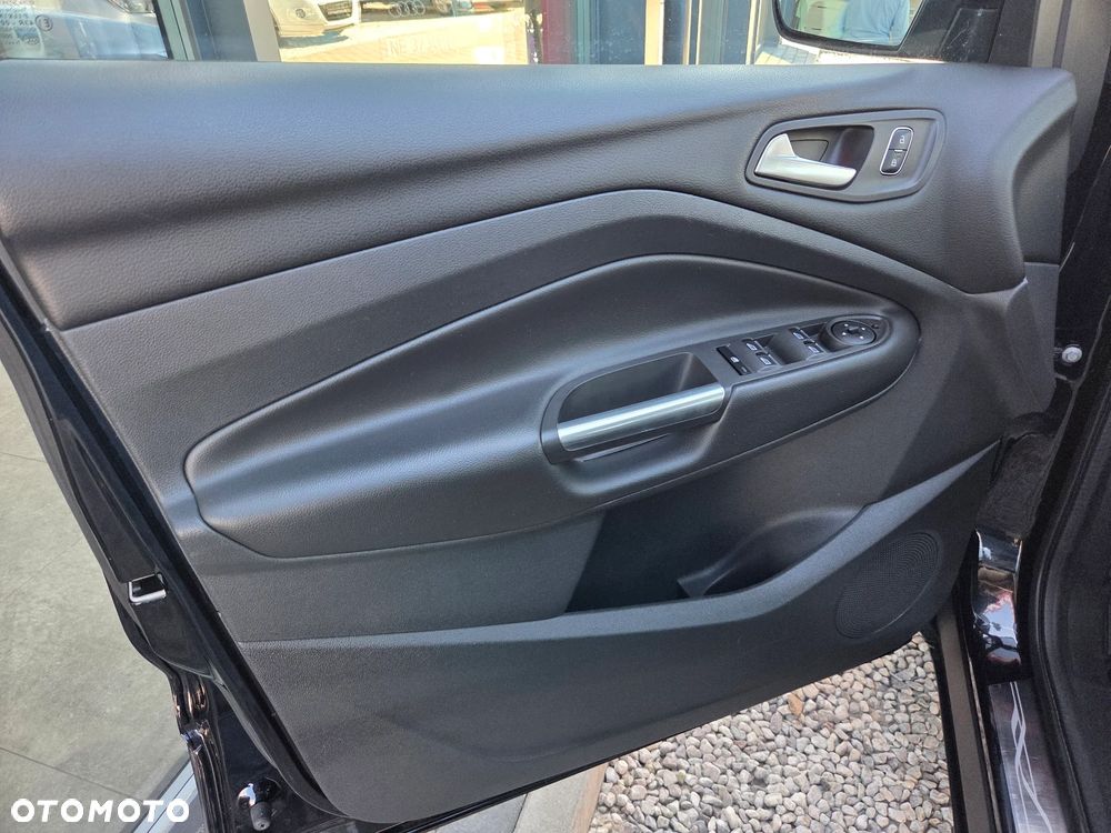 Ford Kuga 2.0 TDCi 2x4 Black & Silver - 34