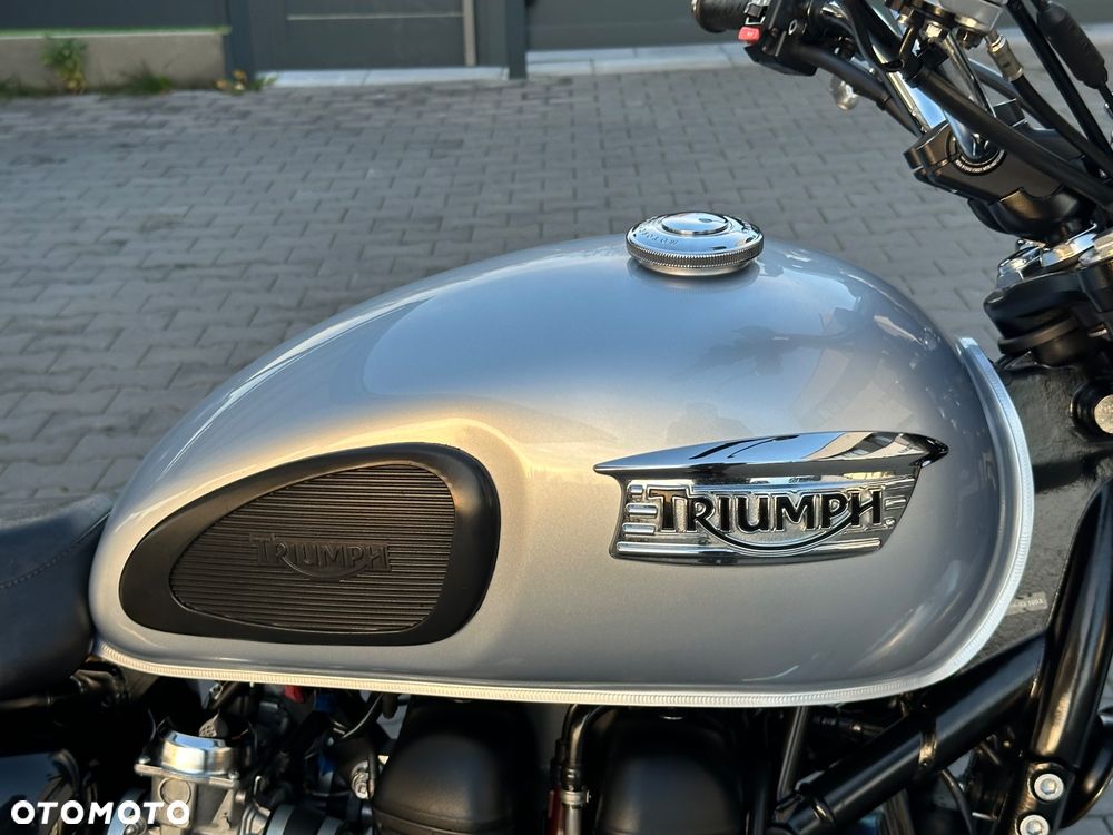 Triumph Bonneville - 17