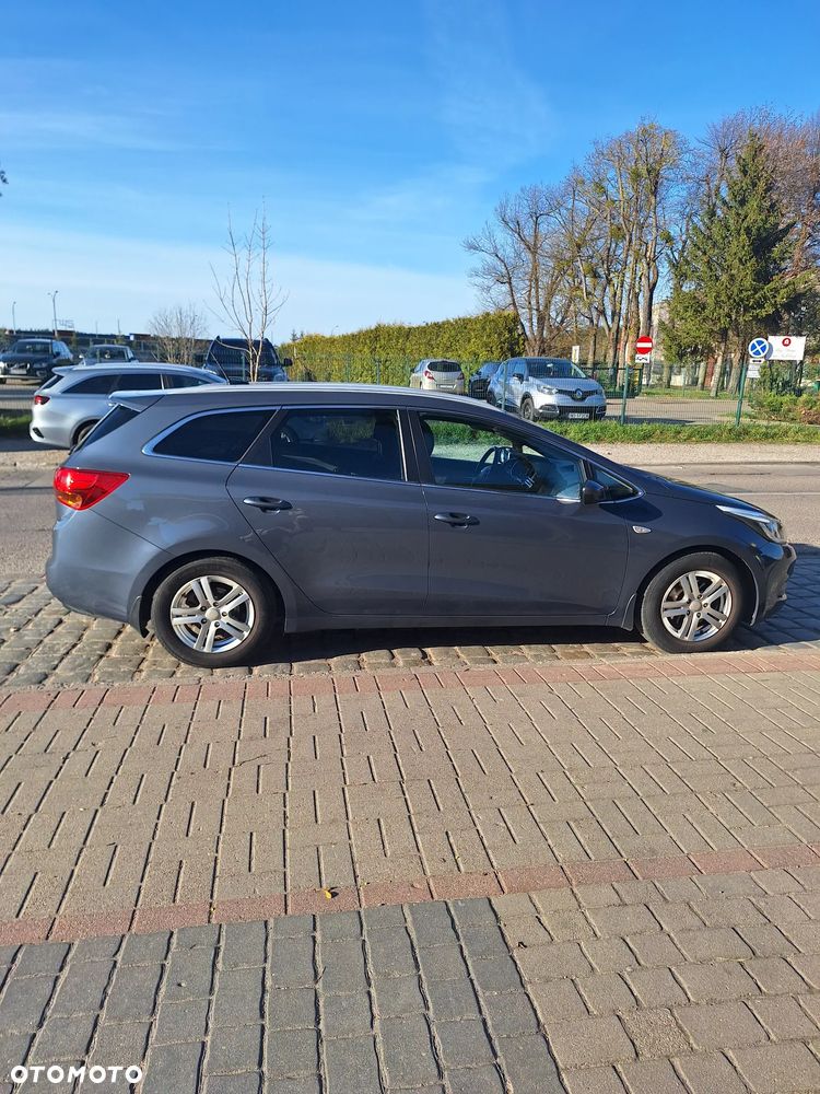 Kia Ceed 1.6 GDI Business Line - 9