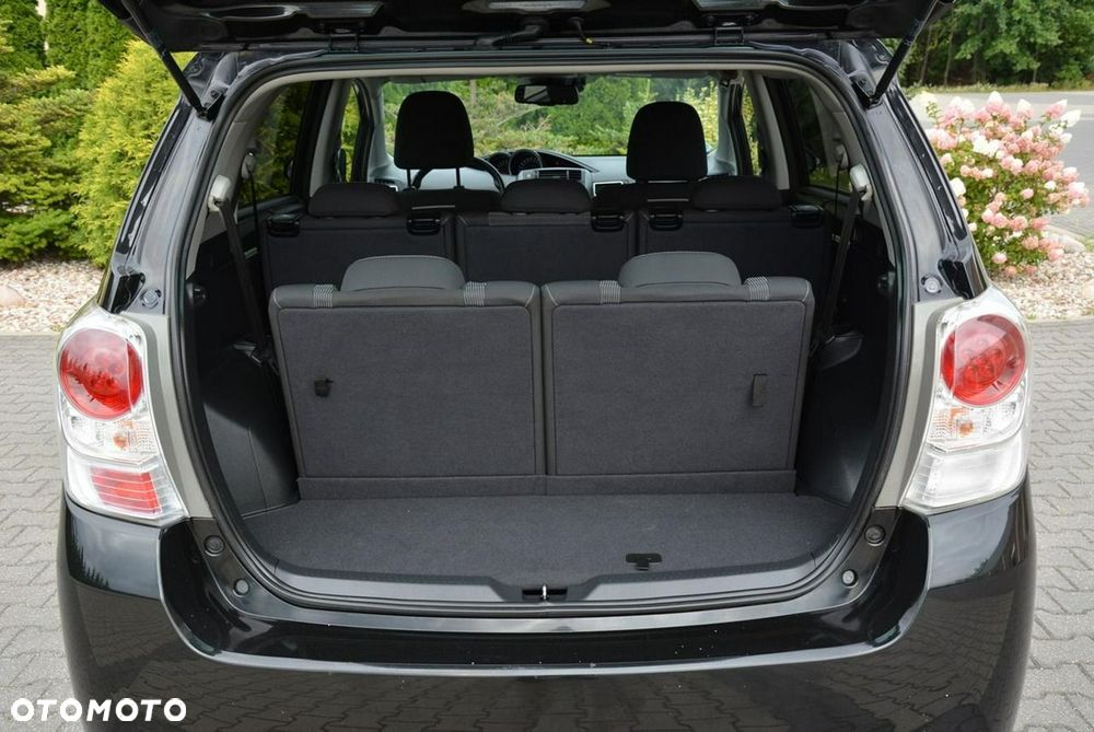 Toyota Verso 1.8 Premium 7os EU6 - 38