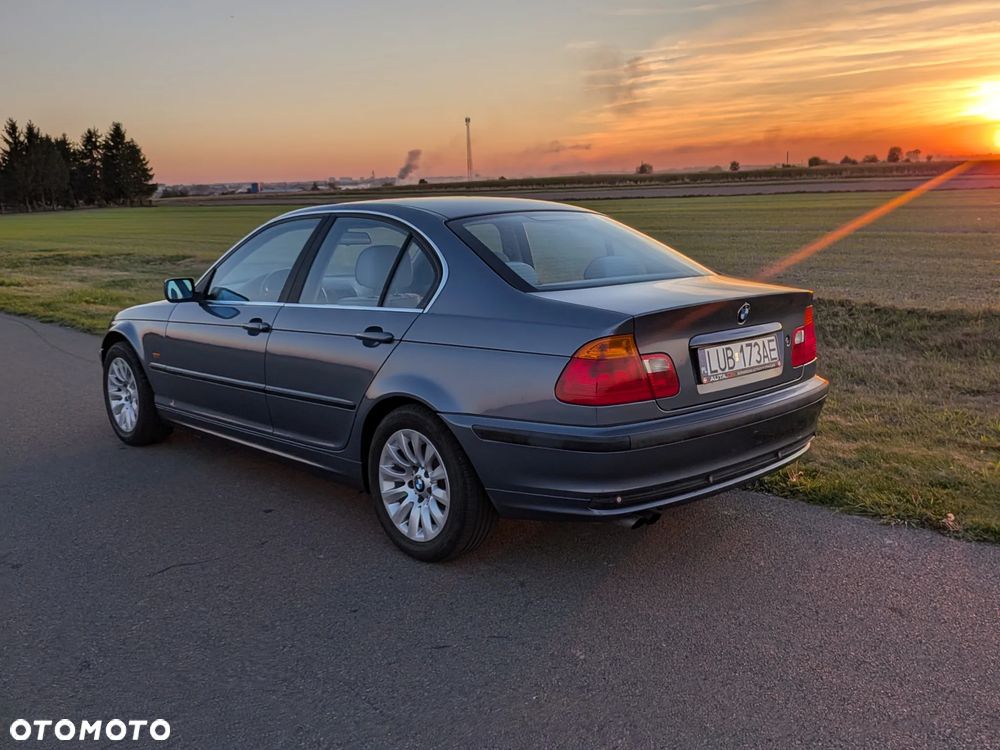 BMW Seria 3 - 12