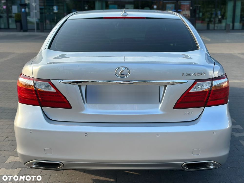 Lexus LS 460 AWD - 14