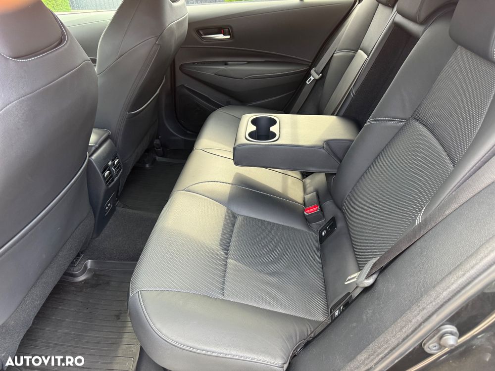 Toyota Corolla 2.0 HSD Exclusive Plus - 17