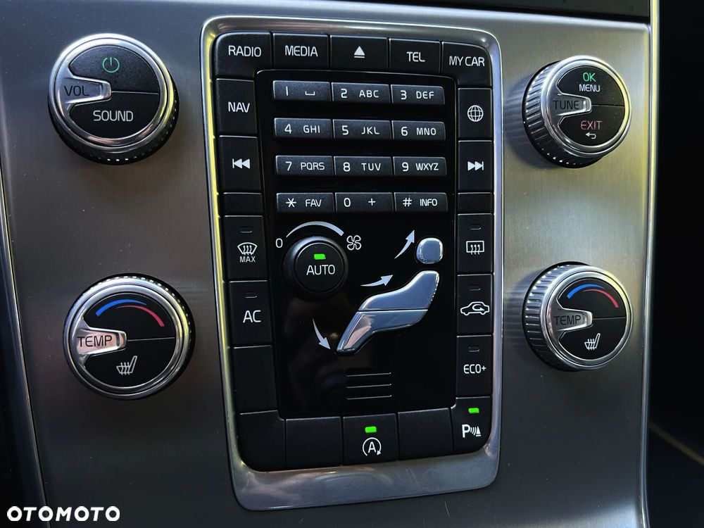 Volvo V60 D4 Geartronic Summum - 30