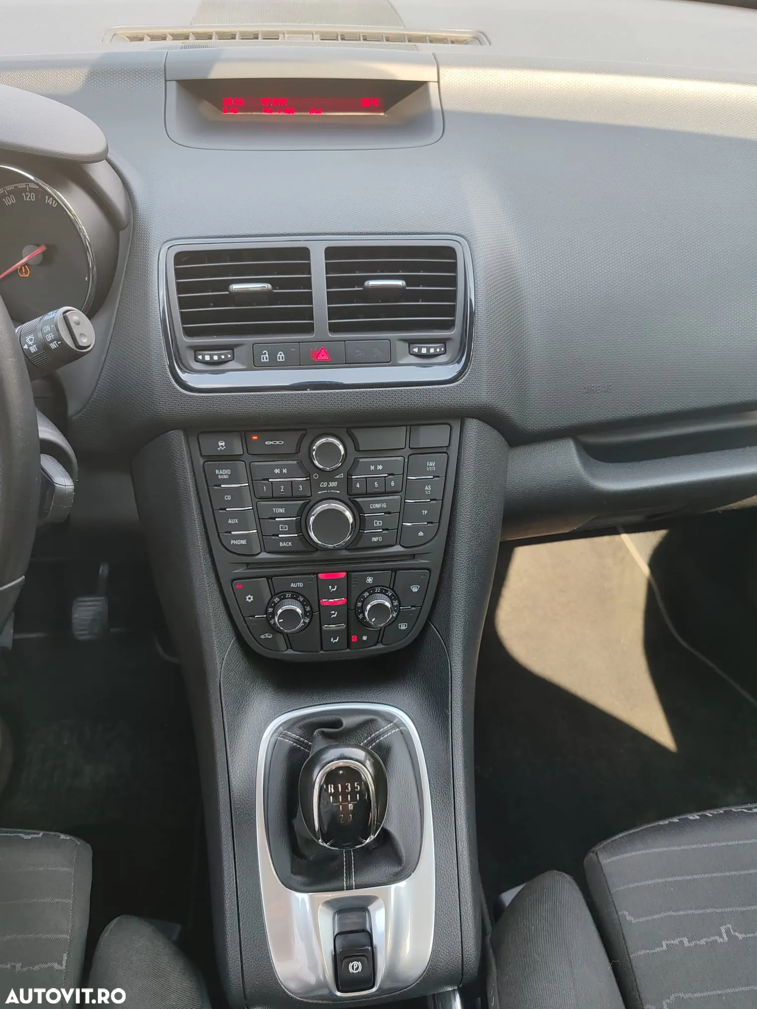 Opel Meriva - 11