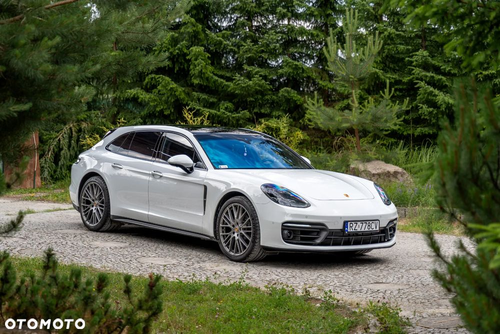 Porsche Panamera 4 Platinum Edition - 2