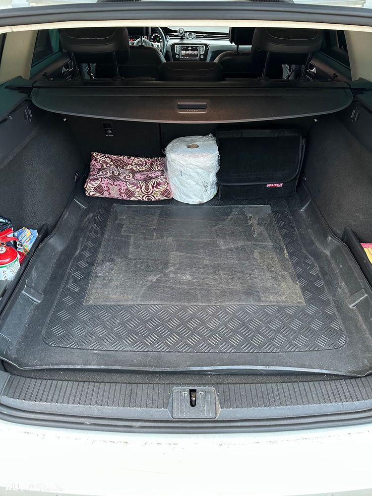 Volkswagen Passat 2.0 TDI SCR DSG Highline - 18