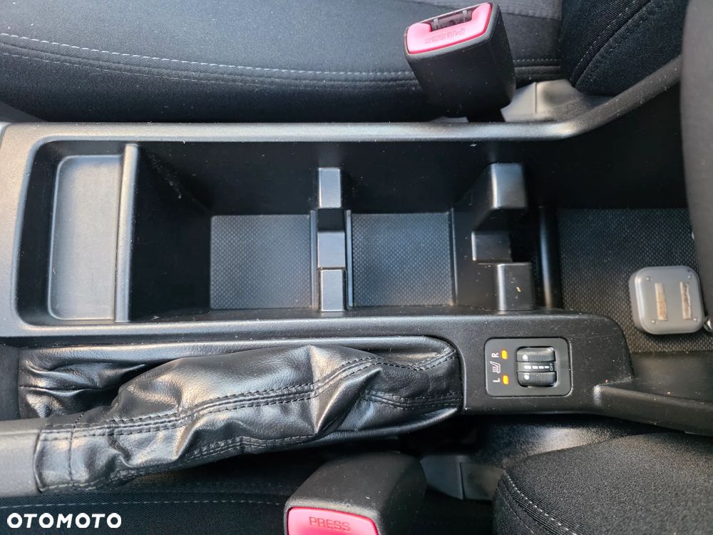 Subaru Forester 2.0D VR 000 - 19