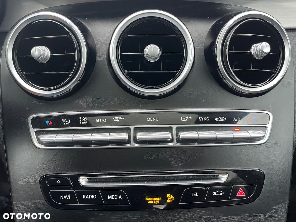 Mercedes-Benz GLC 300 4Matic 9G-TRONIC Exclusive - 22