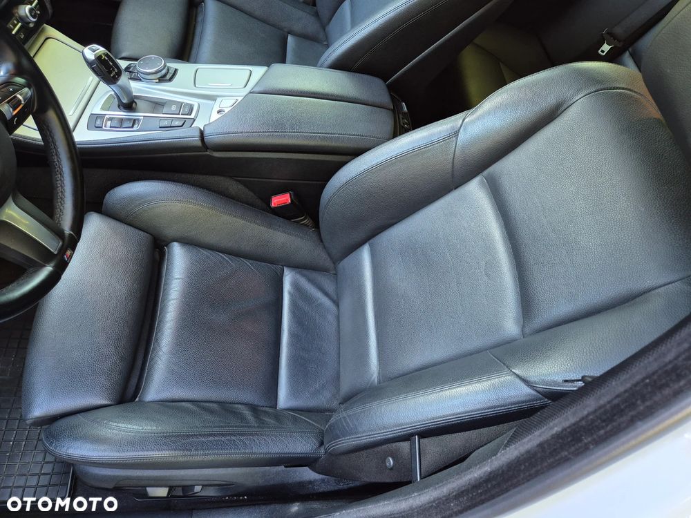 BMW Seria 5 520d xDrive - 11