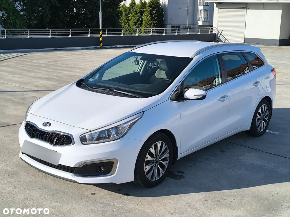 Kia Ceed 1.6 GDI L Business Line - 1