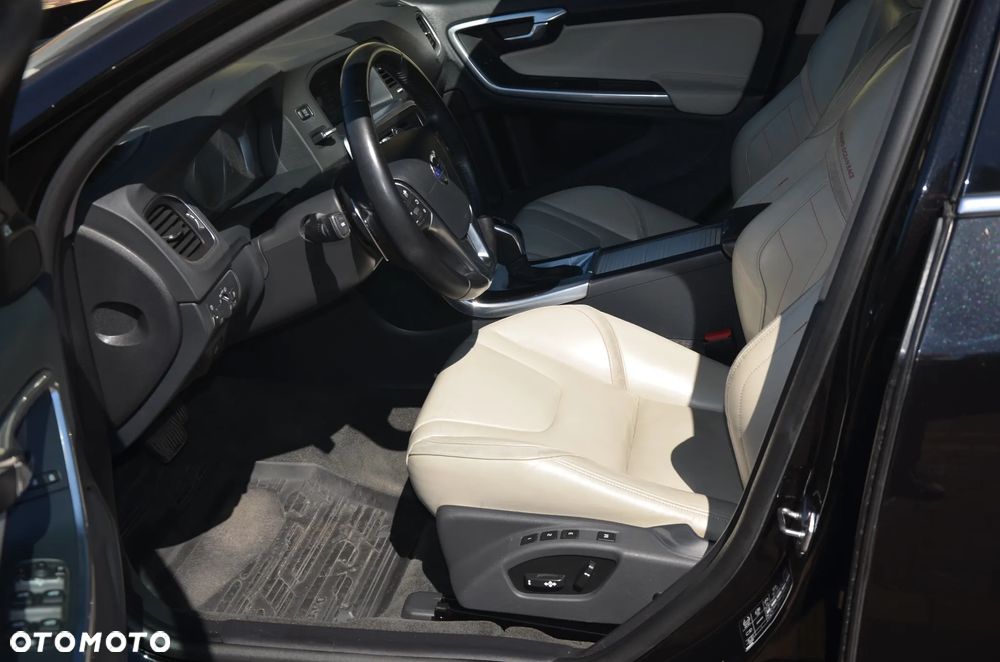 Volvo V60 B4 D Geartronic RDesign - 14