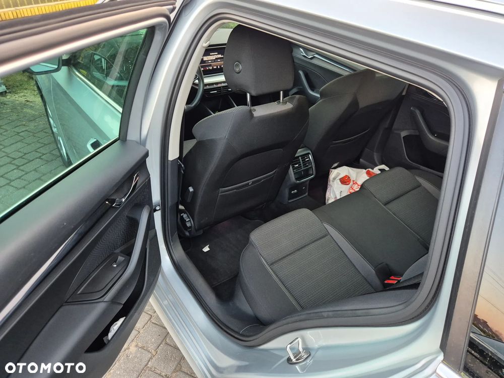 Skoda Octavia 2.0 TDI DSG Ambition - 10