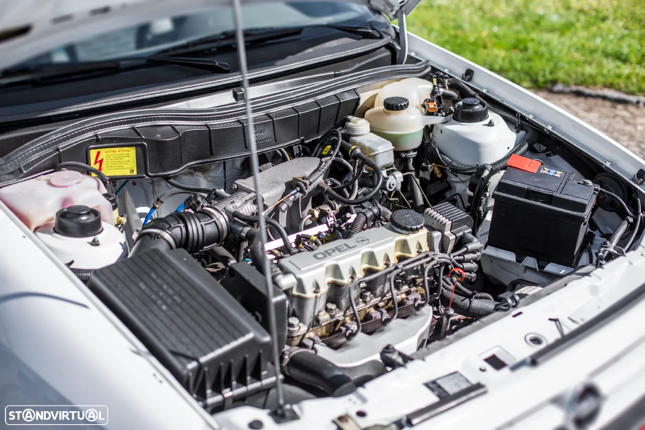 Opel Astra 1.6i GT - 39