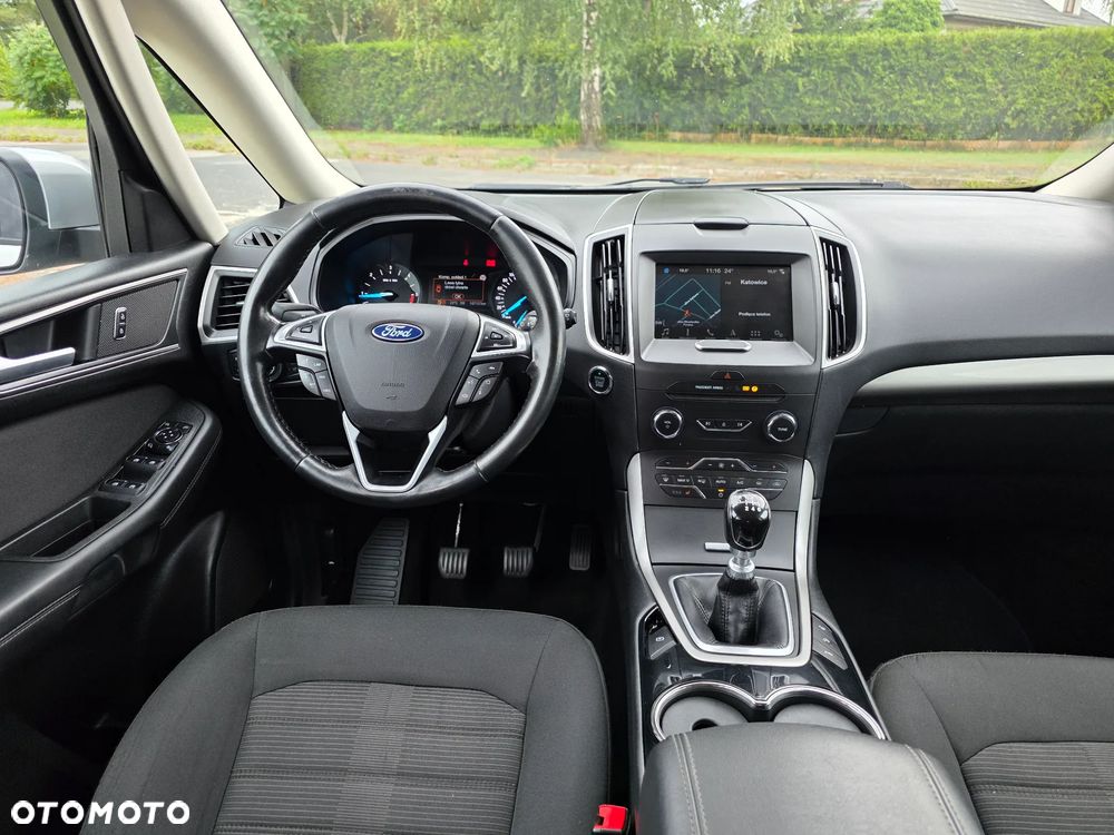 Ford Galaxy - 12
