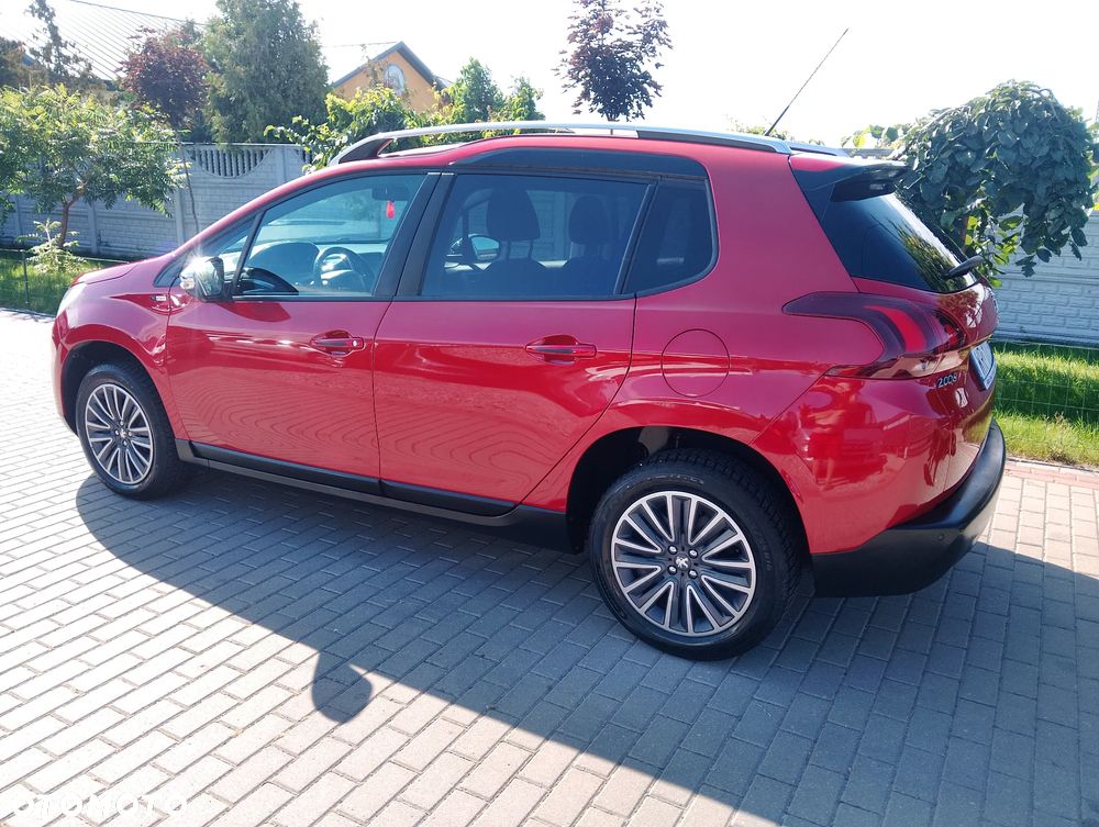 Peugeot 2008 1.2 Pure Tech Style S&S - 5