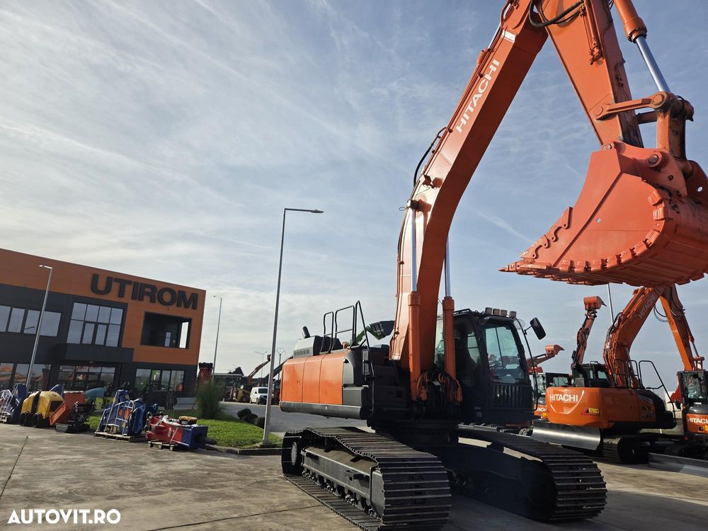 Hitachi ZX350, 2018, 8.061h, cupa noua, Masa operationala 35,6t, Inst hidr pe picon pe brate, inst hidr rotire, gresare automata, senile 90% ok, 3 pompe hidr HITACHI, produs in JAPONIA, Isuzu 282CP, Ad sapare 7,5m, ridica 22t, STARE F BUNA-PROMOTIE 89.900EUR - 20