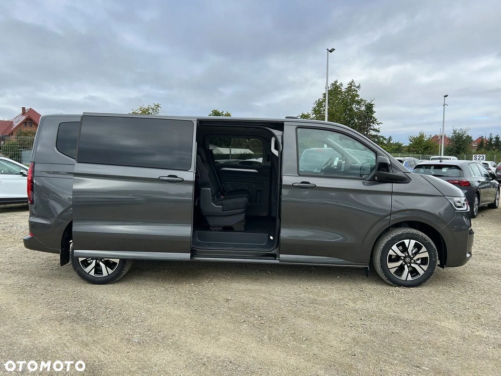 Volkswagen Caravelle - 10