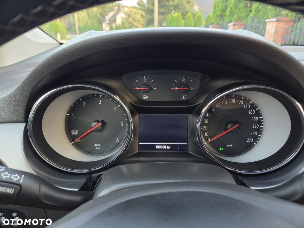 Opel Astra 1.6 CDTI Essentia S&S - 28