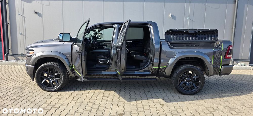Dodge RAM - 8