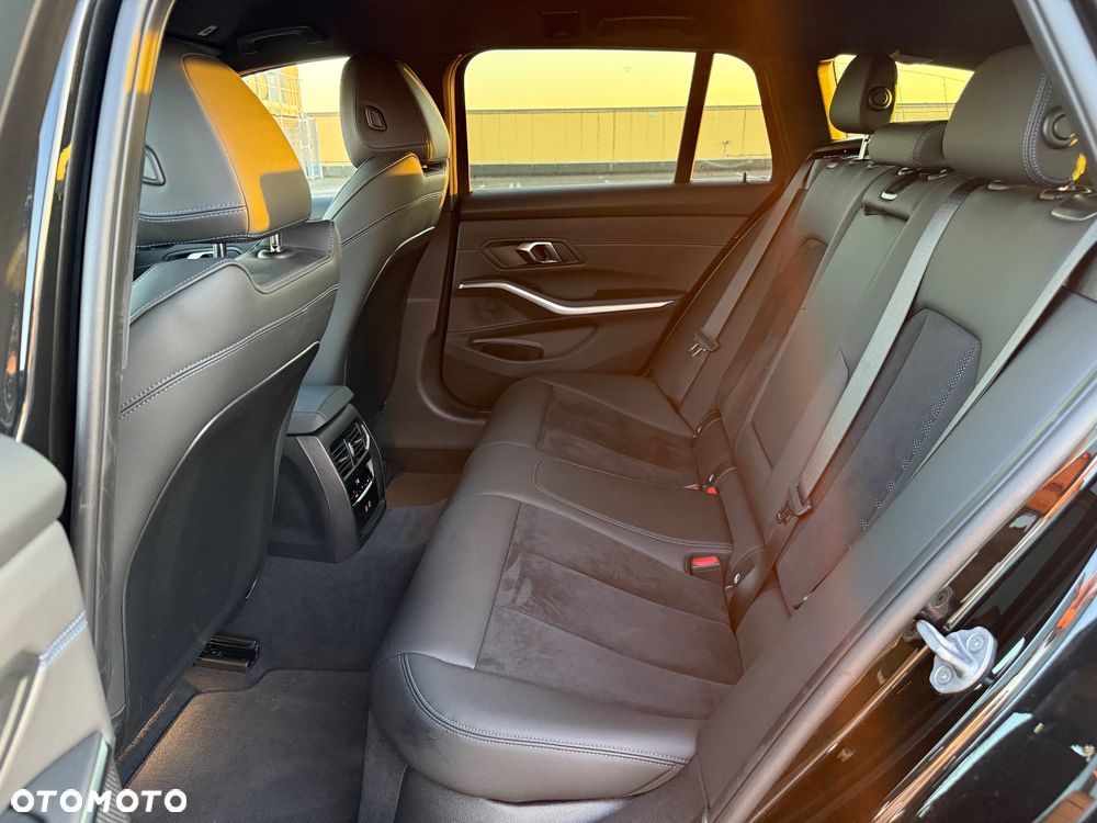 BMW Seria 3 318i Touring M Sport - 29