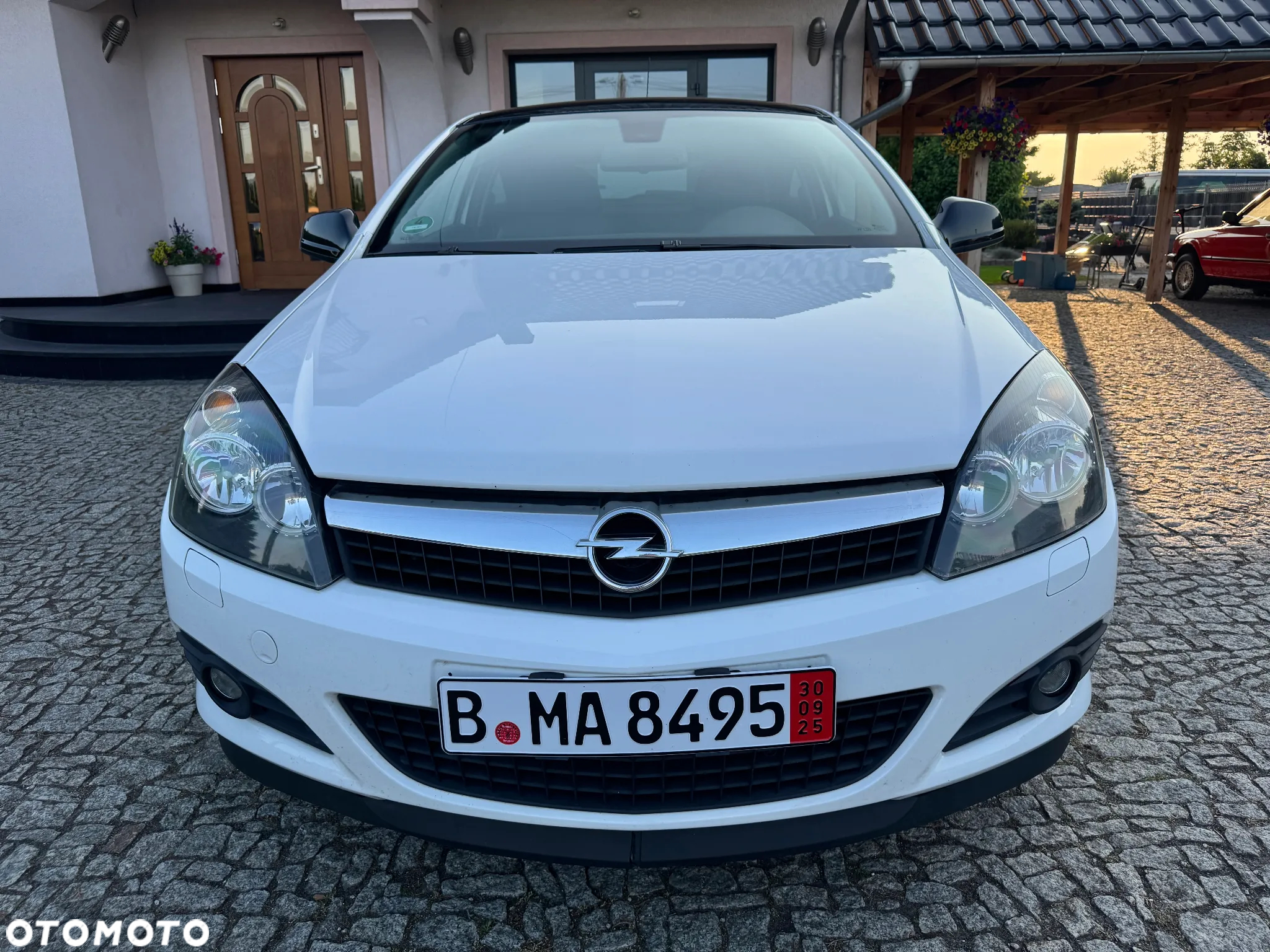 Opel Astra GTC 1.8 Edition 111 Jahre - 2