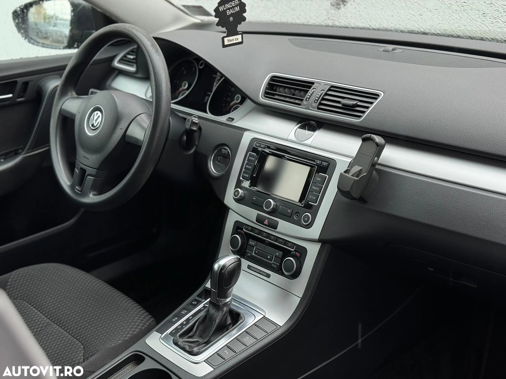 Volkswagen Passat Variant 2.0 TDI BlueMotion Technology DSG Trendline - 39