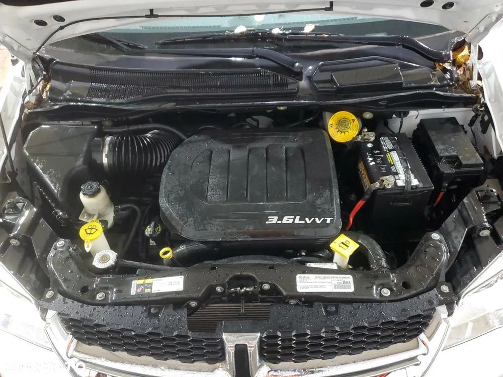 Dodge Grand Caravan - 11