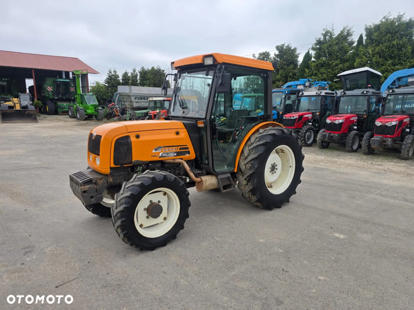 Renault Fructus 140