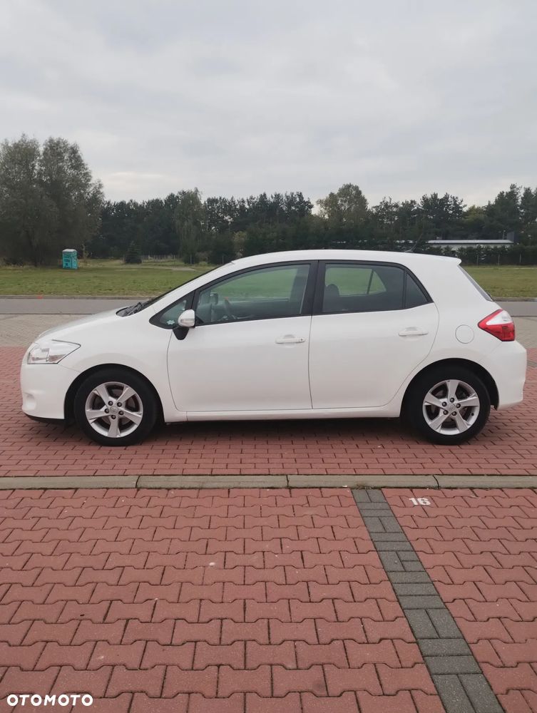 Toyota Auris 2.0 D-4D Premium - 2