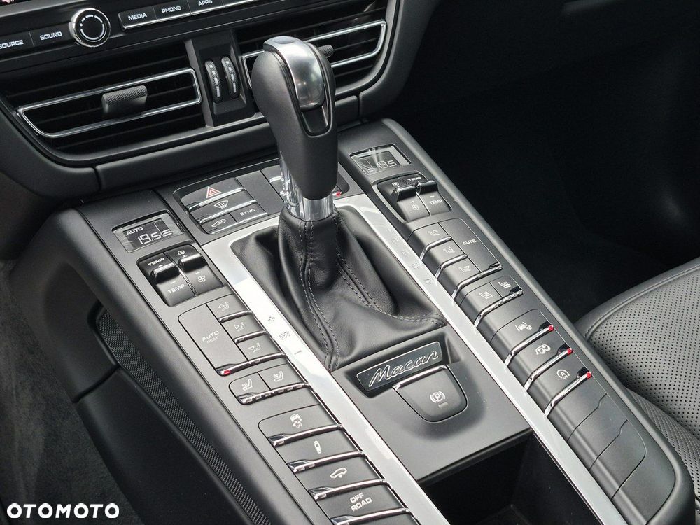 Porsche Macan - 38