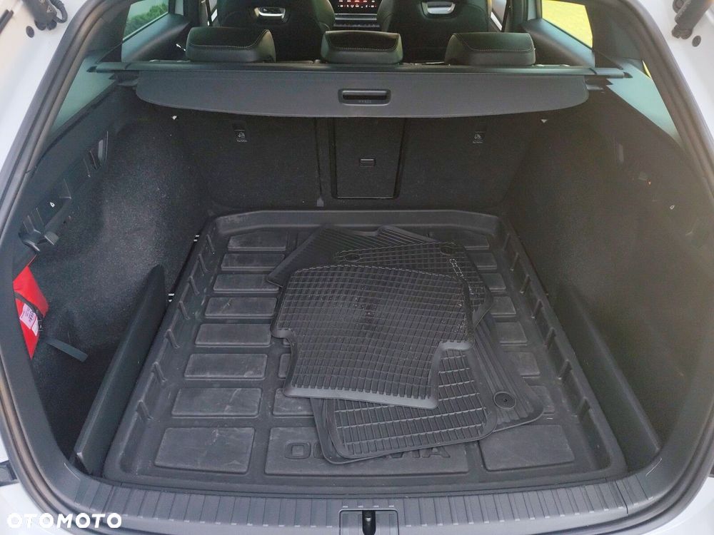 Skoda Octavia 2.0 TSI RS DSG - 19