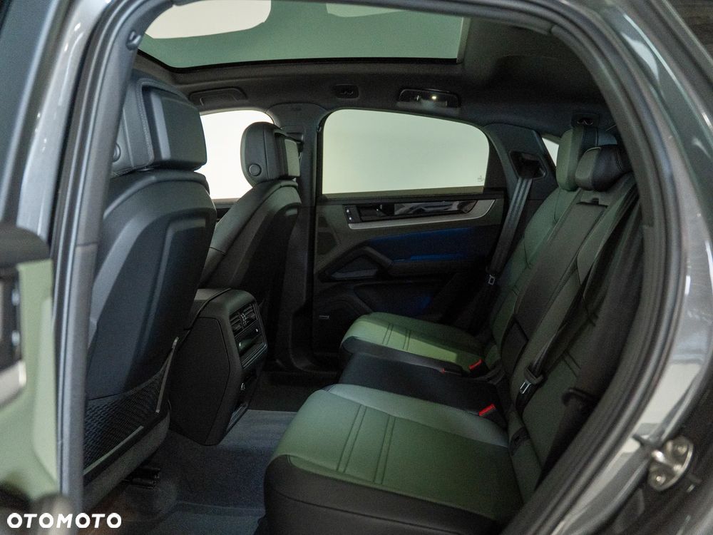 Porsche Cayenne Standard - 21