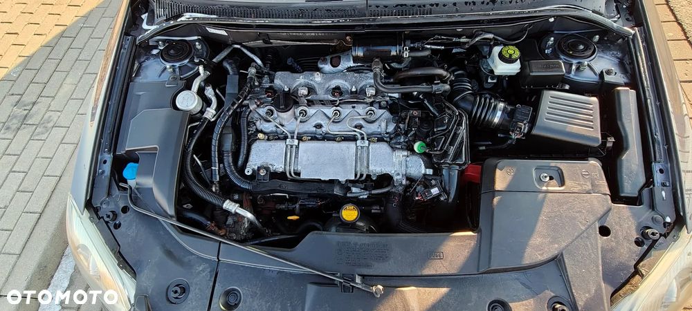 Toyota Avensis 2.0 D-4D Combi - 38