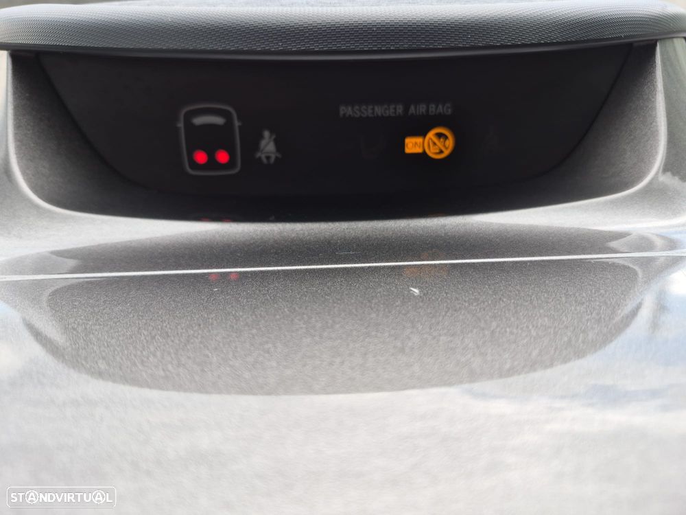 Toyota iQ 1.0 VVT-i Essential+AC - 22