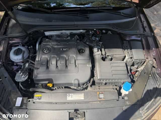 Volkswagen Passat - 8