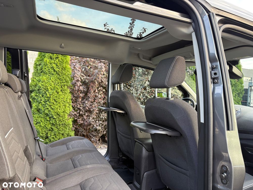 Ford Tourneo Connect Grand - 13