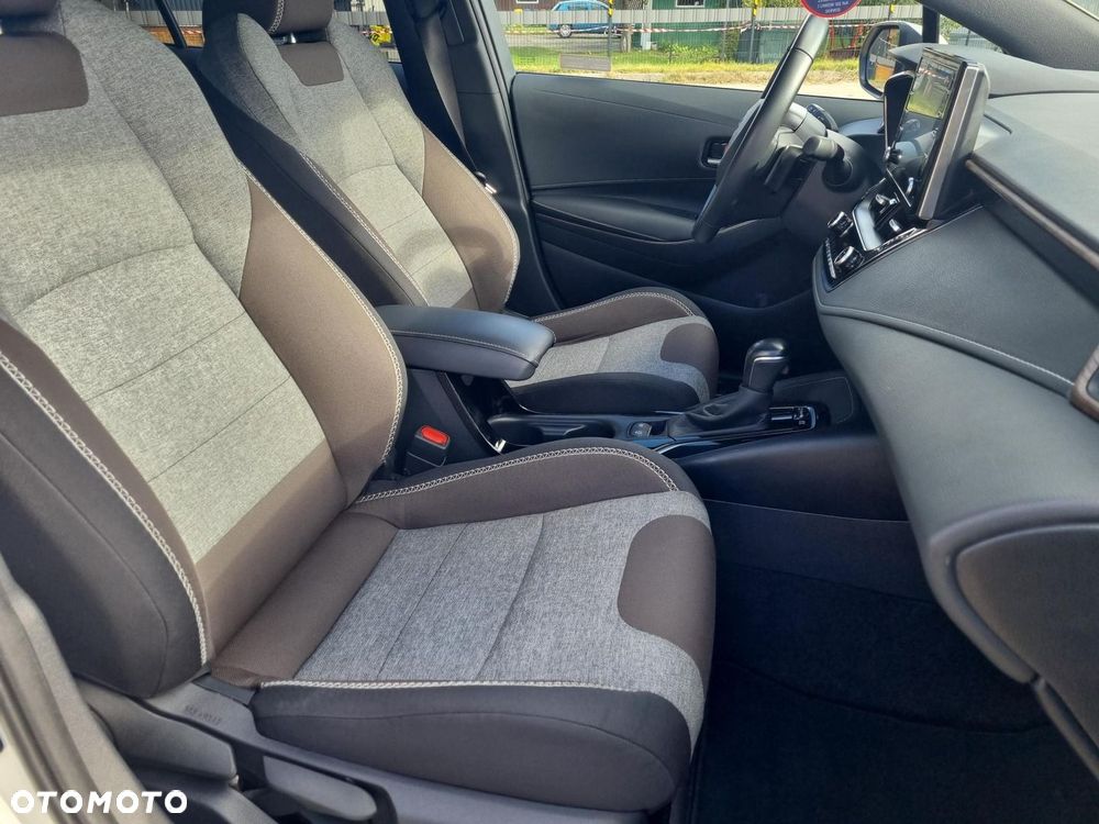 Toyota Corolla 2.0 Hybrid Trek - 10