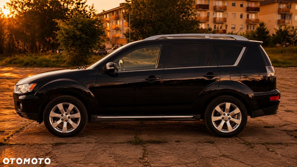 Mitsubishi Outlander 2.0 DID Intense - 2