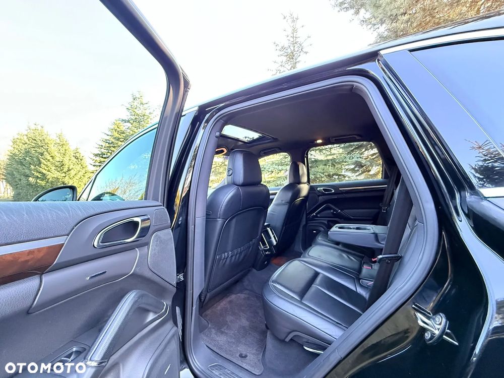 Porsche Cayenne - 23