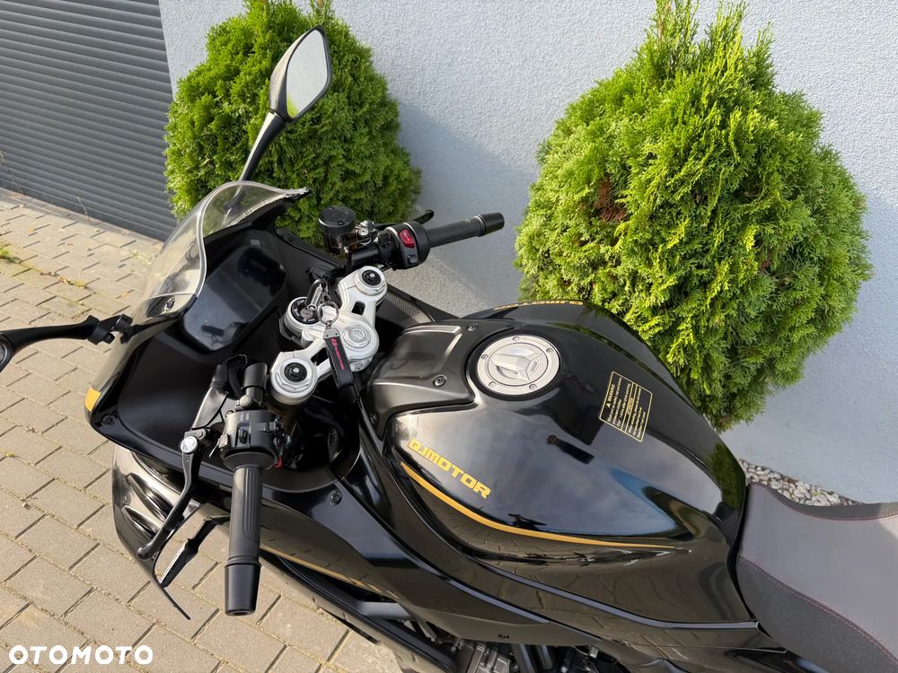 QJMOTOR SRK 800RR - 39