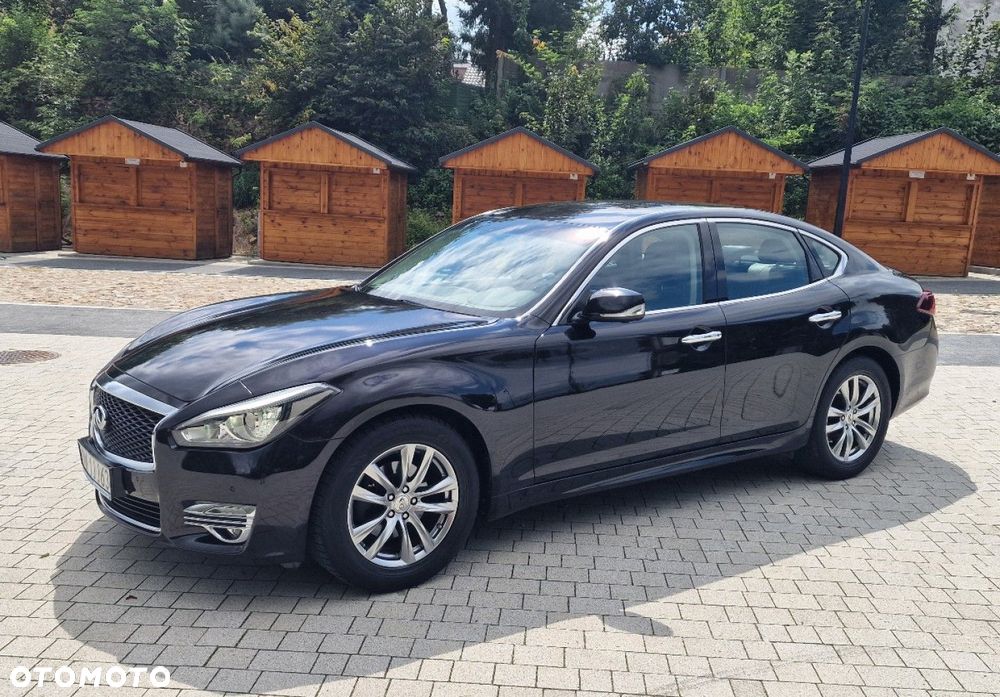 Infiniti Q70 - 4